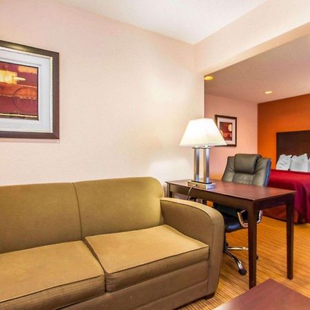 Quality Inn & Suites Ottumwa North Екстер'єр фото