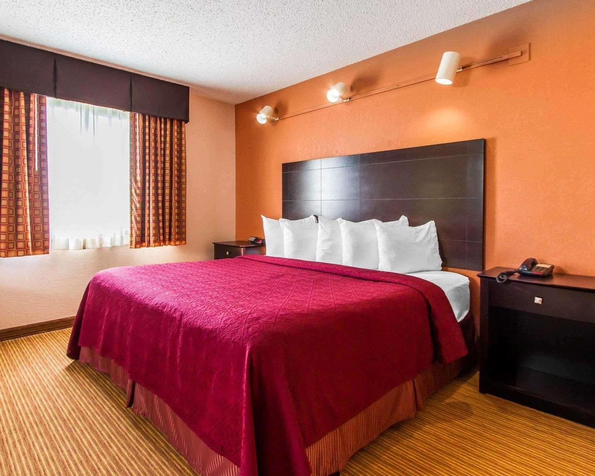 Quality Inn & Suites Ottumwa North Екстер'єр фото
