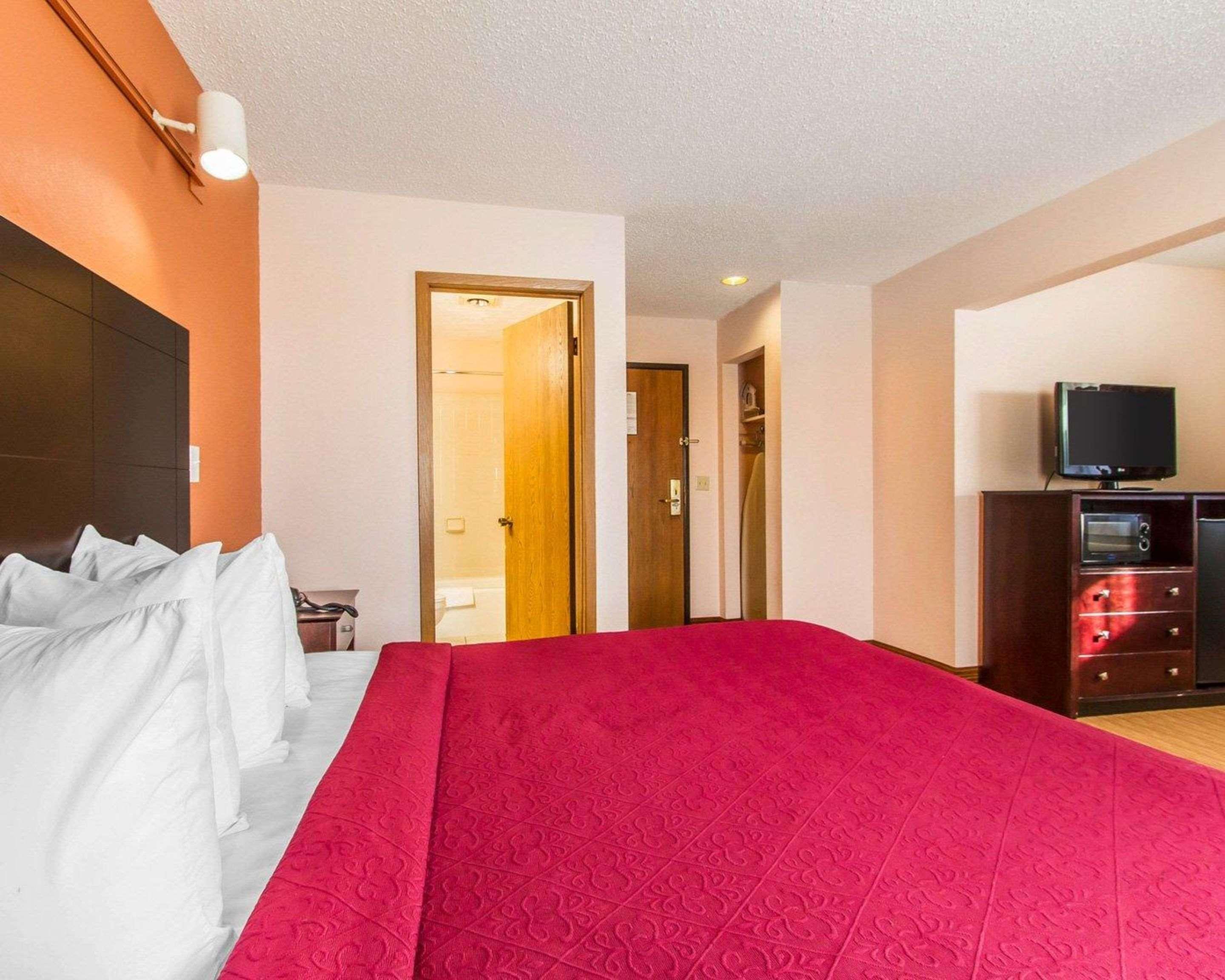 Quality Inn & Suites Ottumwa North Екстер'єр фото