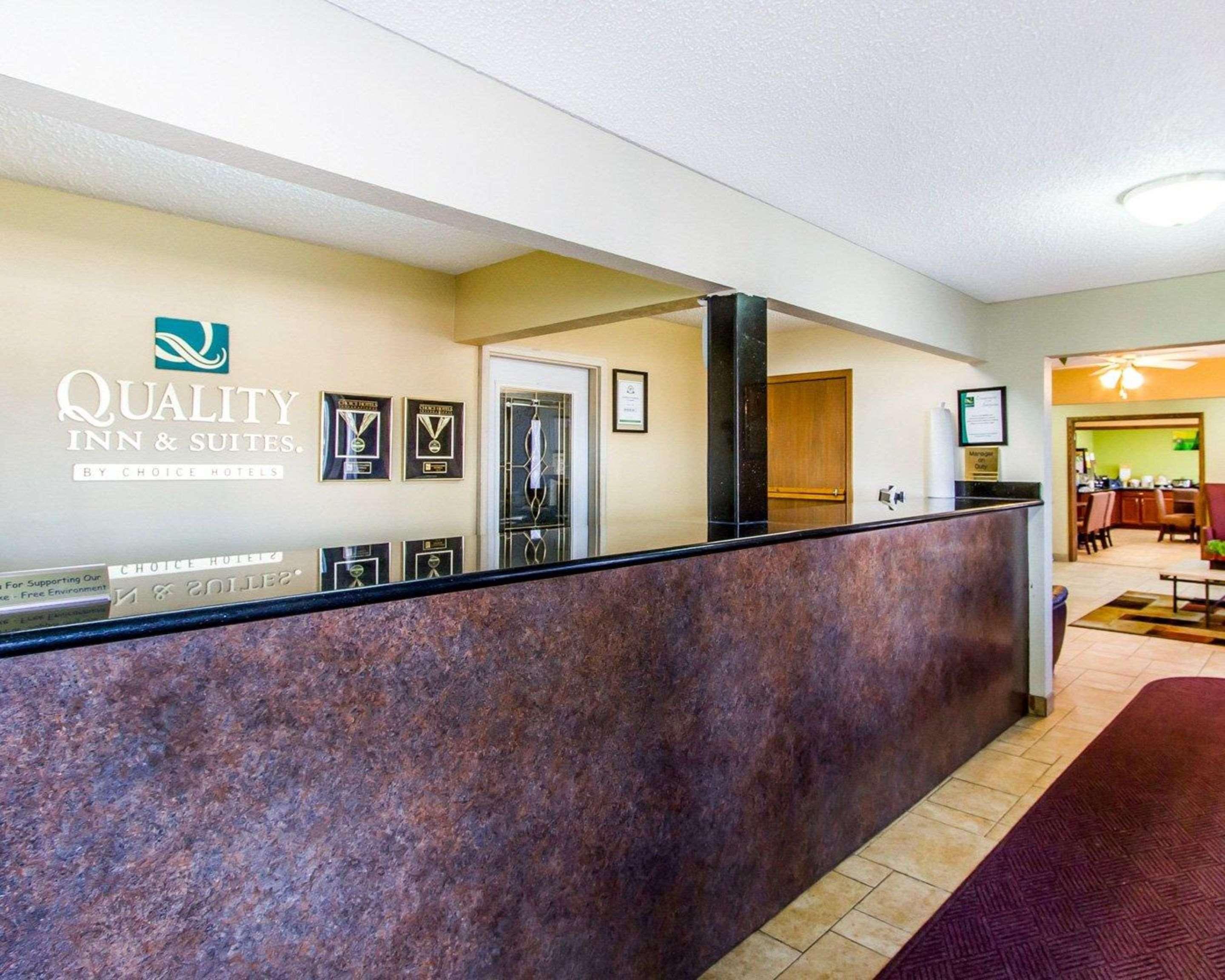 Quality Inn & Suites Ottumwa North Екстер'єр фото