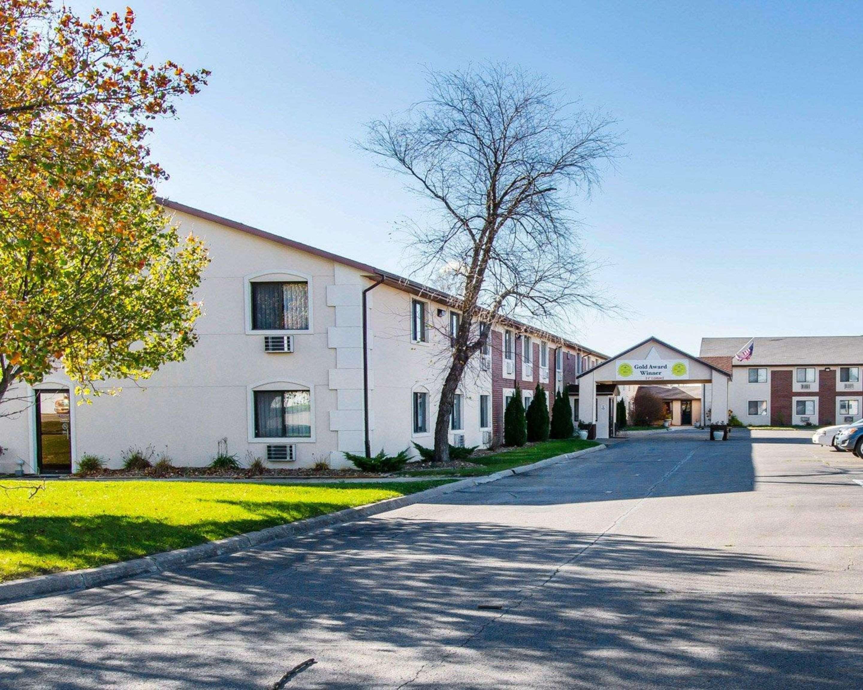Quality Inn & Suites Ottumwa North Екстер'єр фото