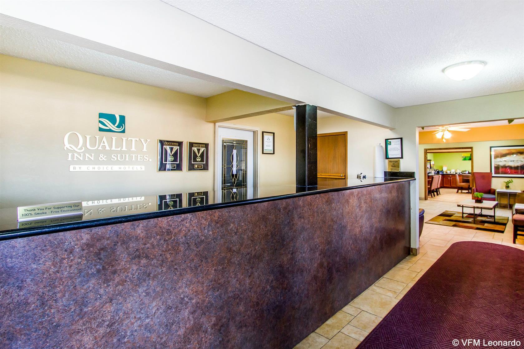 Quality Inn & Suites Ottumwa North Екстер'єр фото