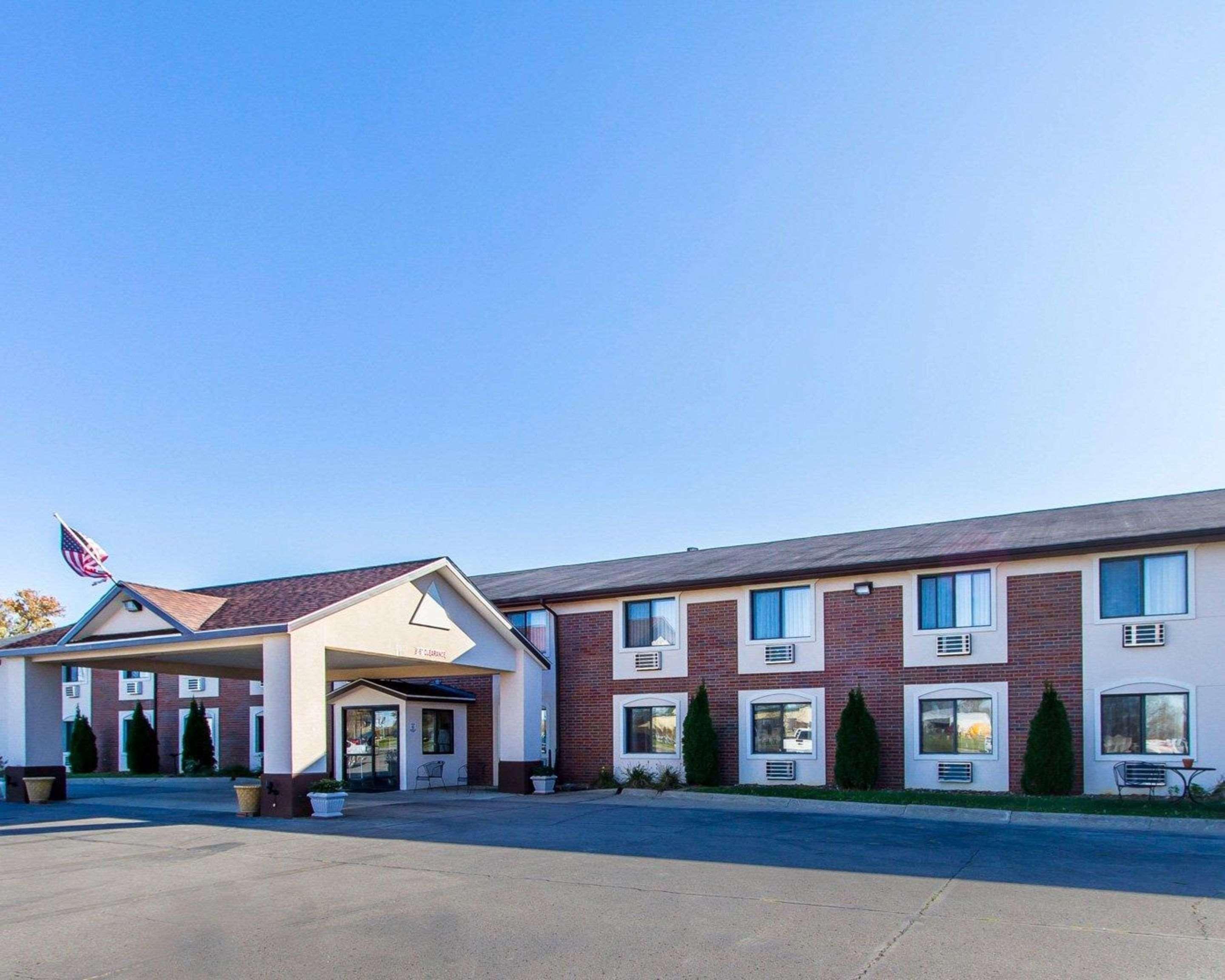 Quality Inn & Suites Ottumwa North Екстер'єр фото