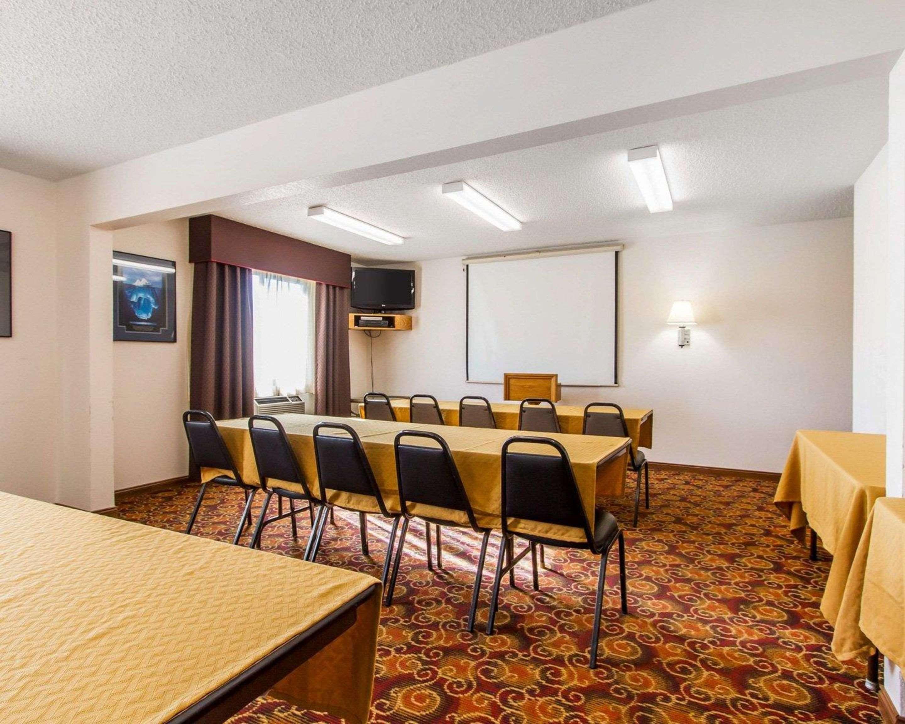 Quality Inn & Suites Ottumwa North Екстер'єр фото