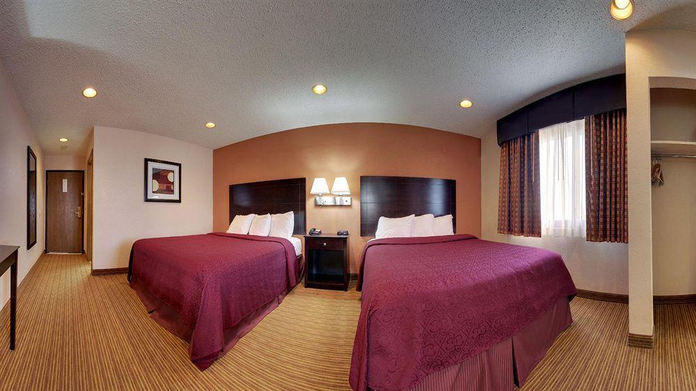 Quality Inn & Suites Ottumwa North Екстер'єр фото