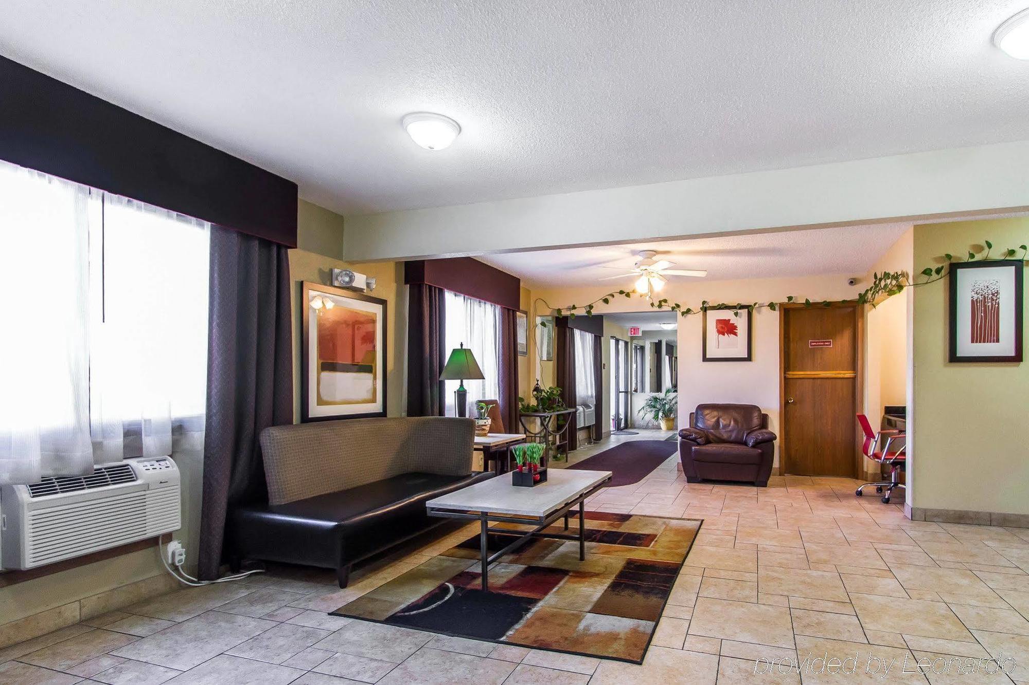 Quality Inn & Suites Ottumwa North Екстер'єр фото