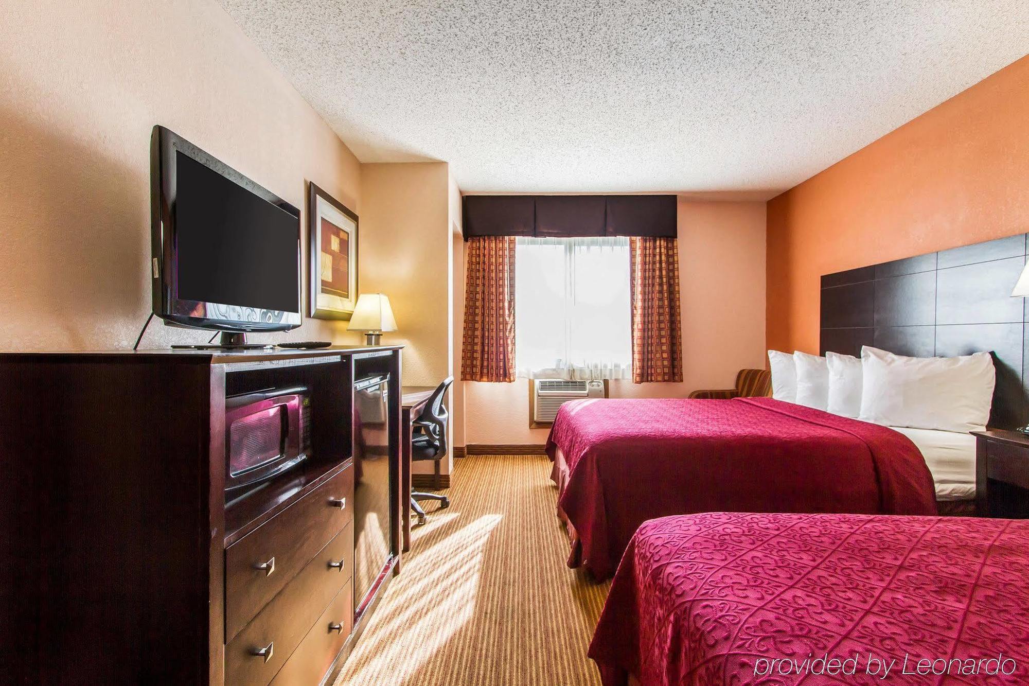 Quality Inn & Suites Ottumwa North Екстер'єр фото