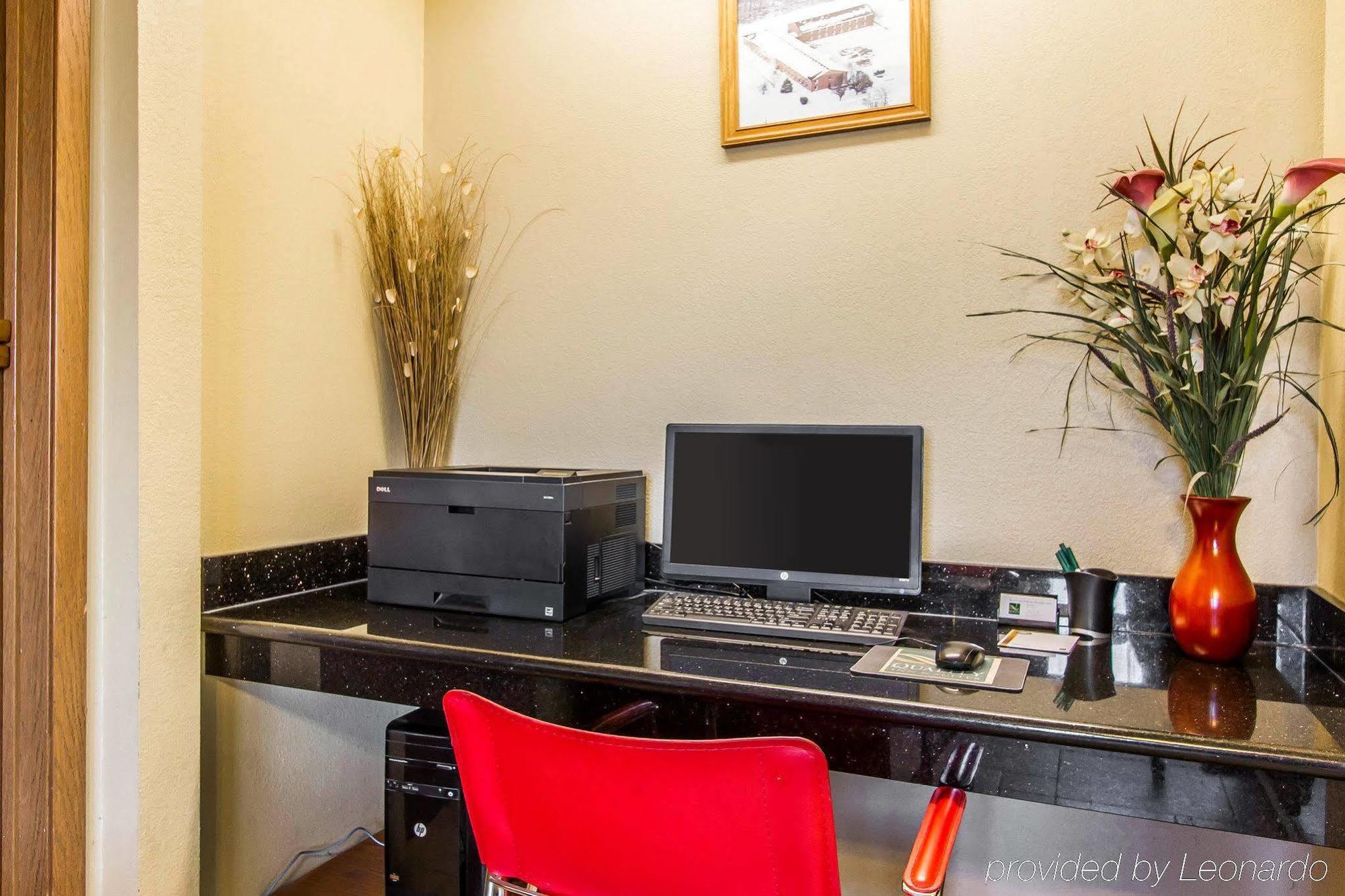Quality Inn & Suites Ottumwa North Екстер'єр фото