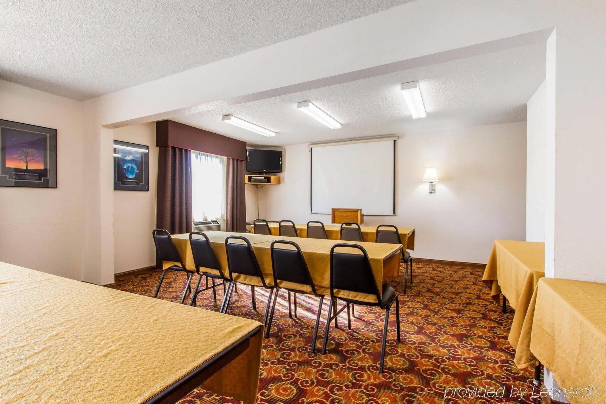 Quality Inn & Suites Ottumwa North Екстер'єр фото