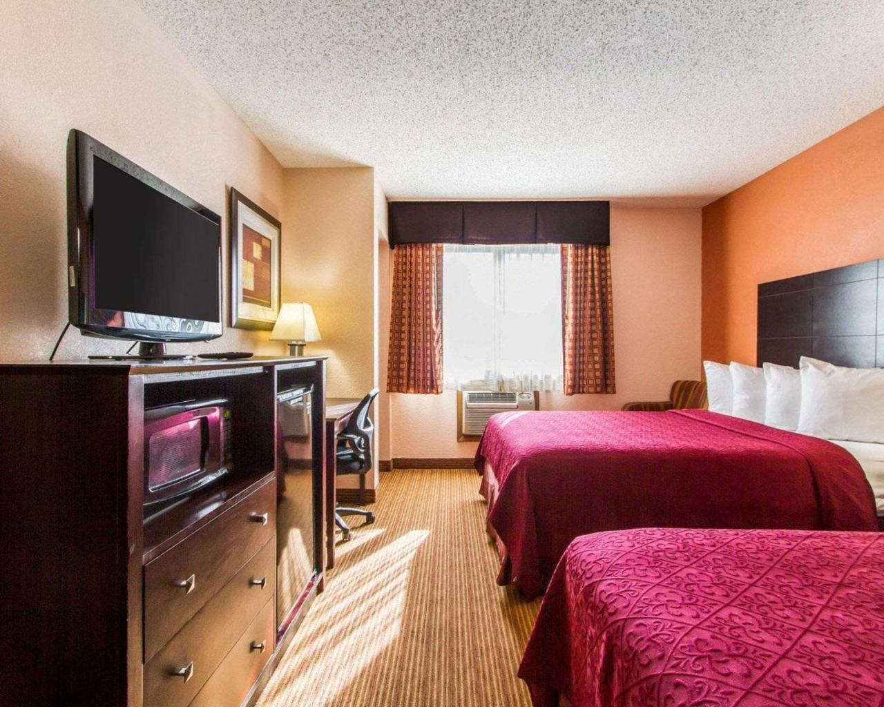 Quality Inn & Suites Ottumwa North Екстер'єр фото