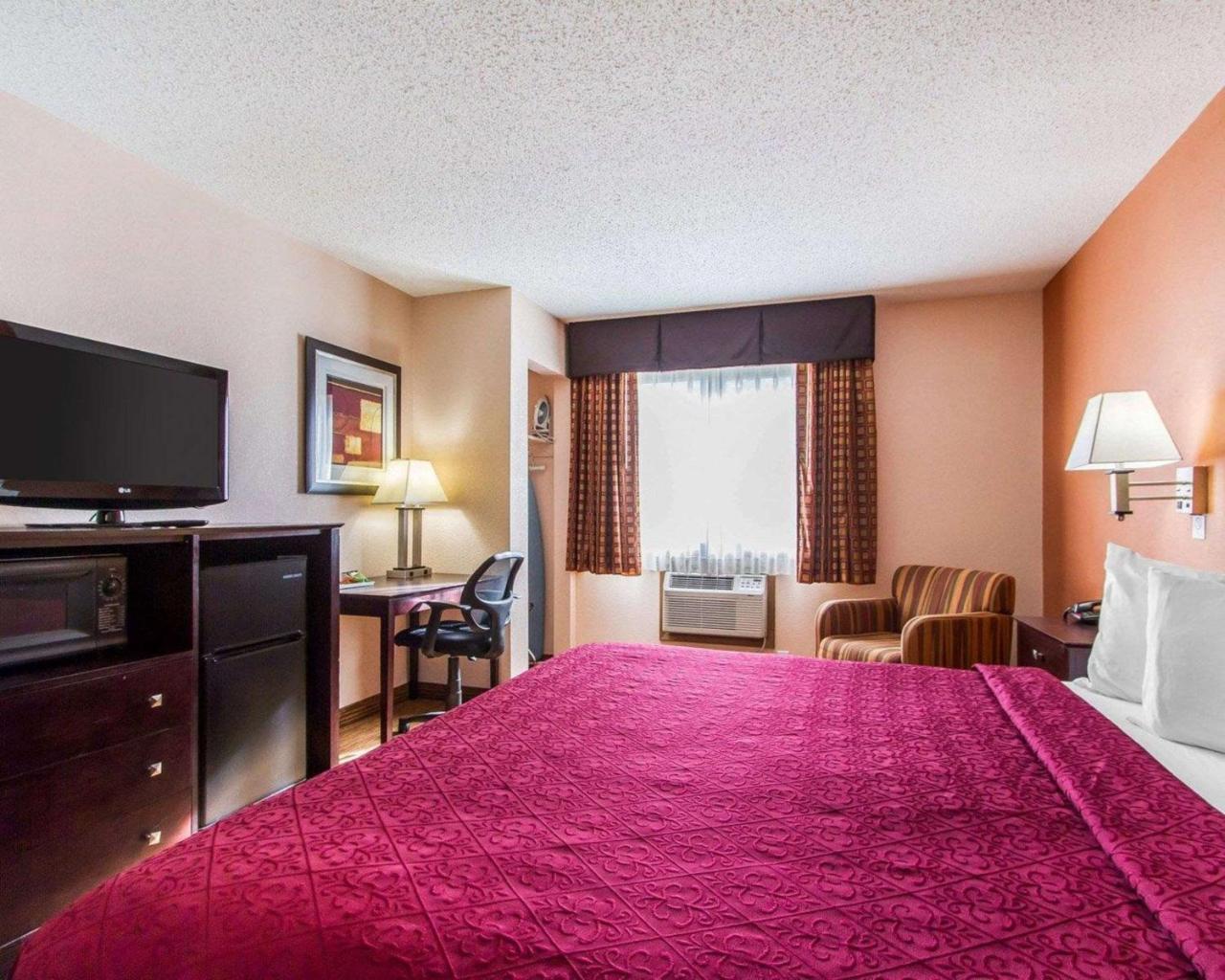 Quality Inn & Suites Ottumwa North Екстер'єр фото