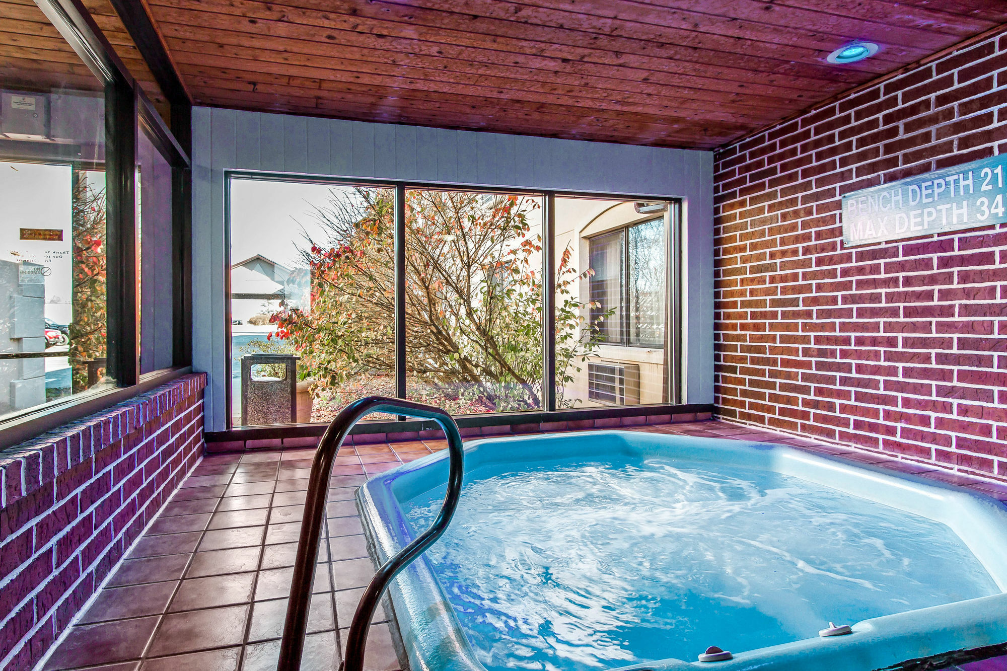 Quality Inn & Suites Ottumwa North Екстер'єр фото